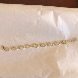 Kendra Scott bracelet